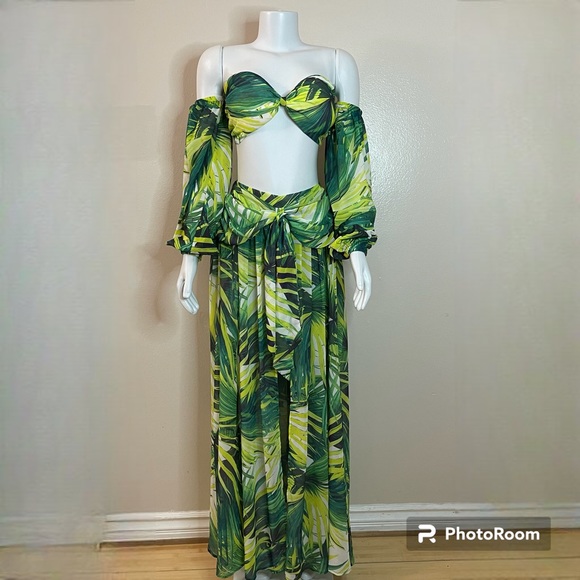 L'ATISTE Dresses & Skirts - Green tropical smocked off shoulder crop top built in bikini matching maxi skirt